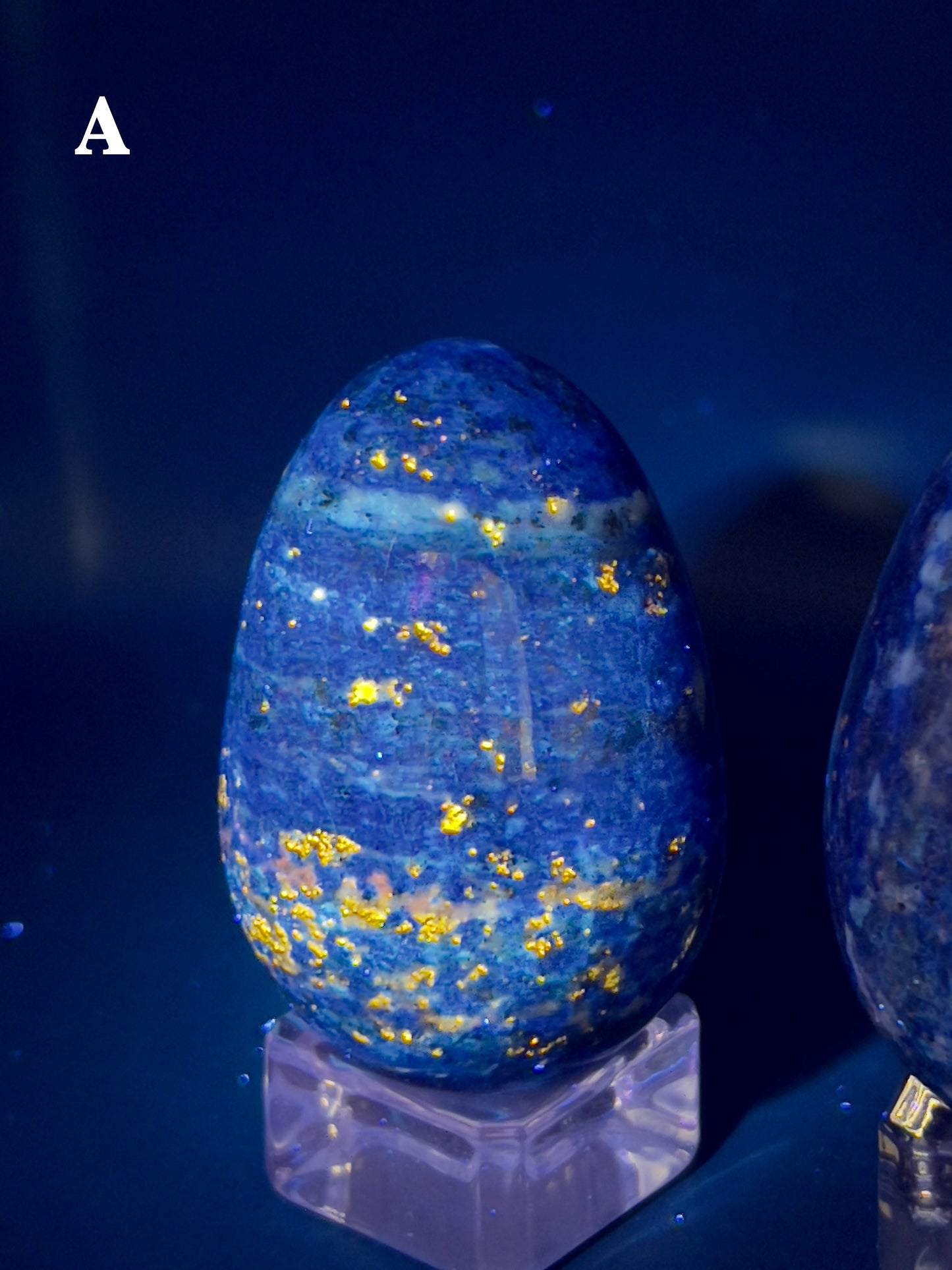 High Quality UV-Reactive Lapis Egg Carving
