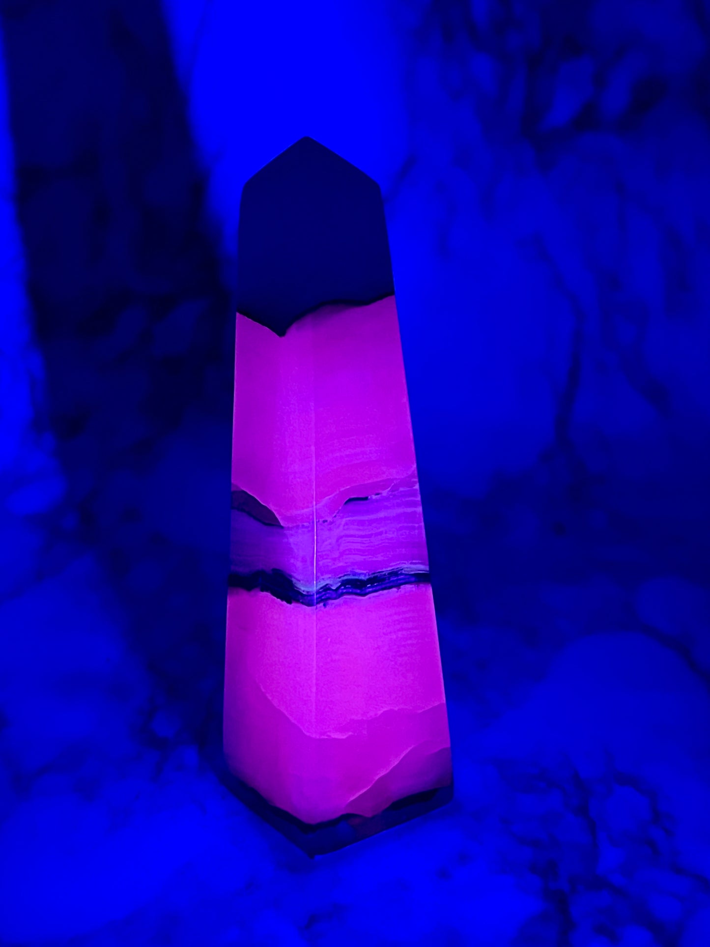 UV-Reactive Smokey-Pink Mangano Tower