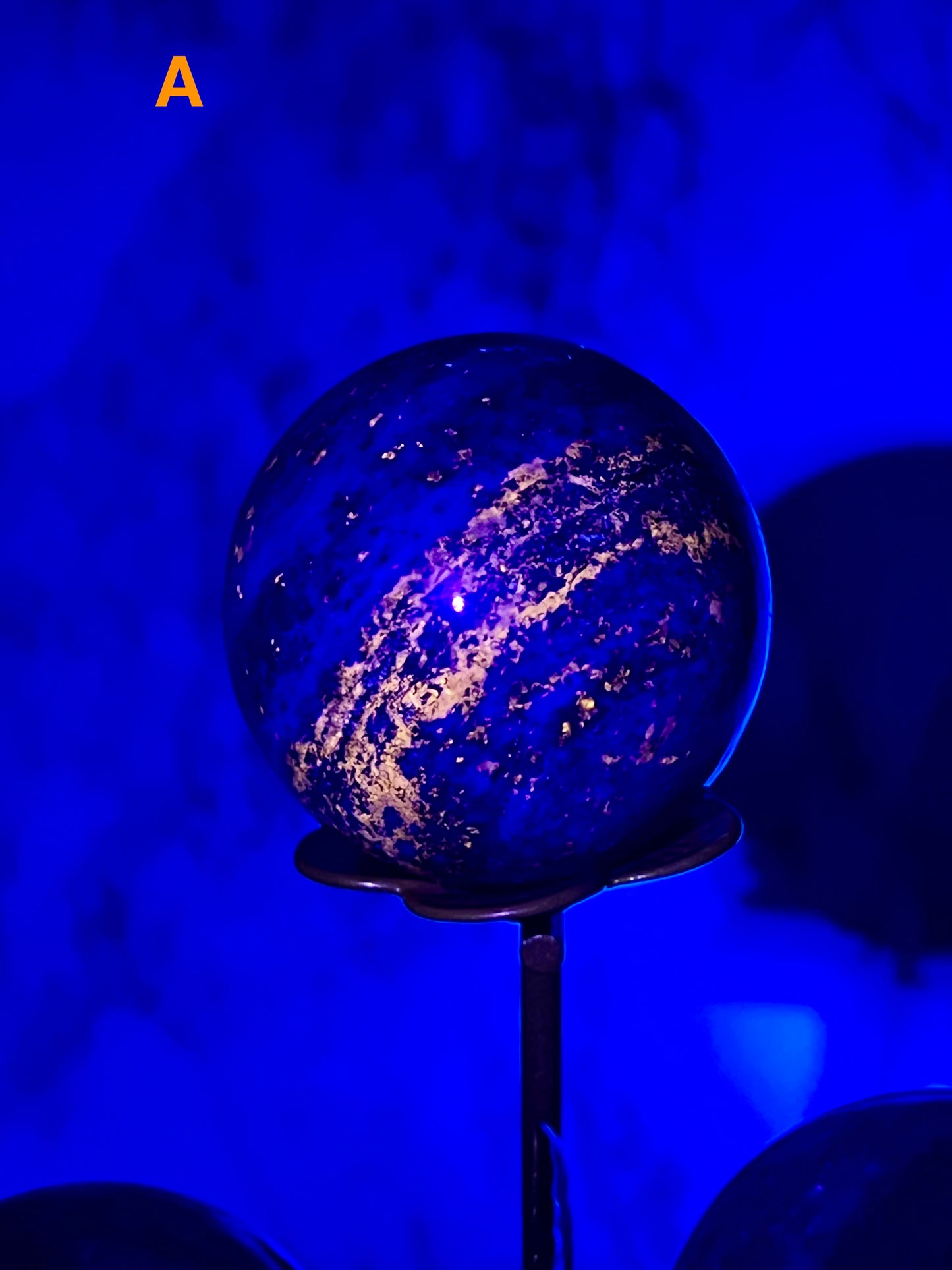 UV-Reactive Lapis Sphere