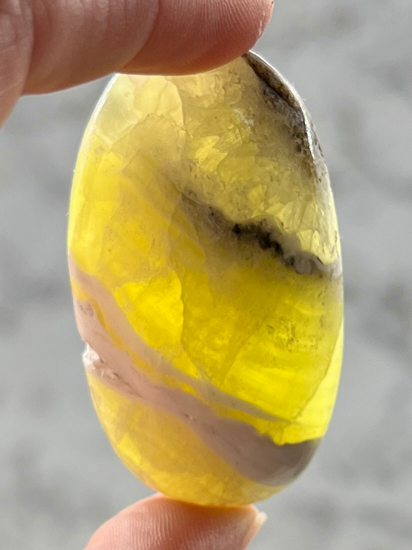 Brucite Palm Stone