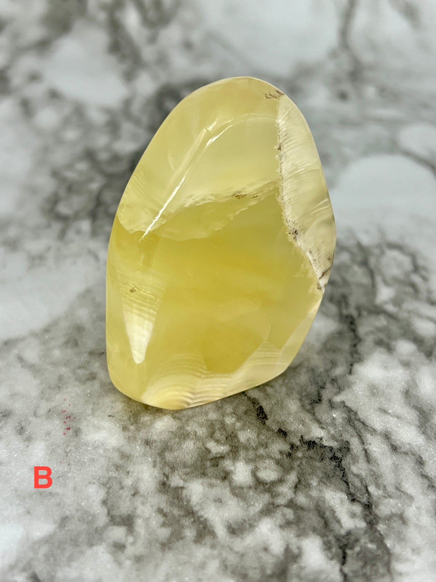 Fingerprint Honey Calcite Freeform