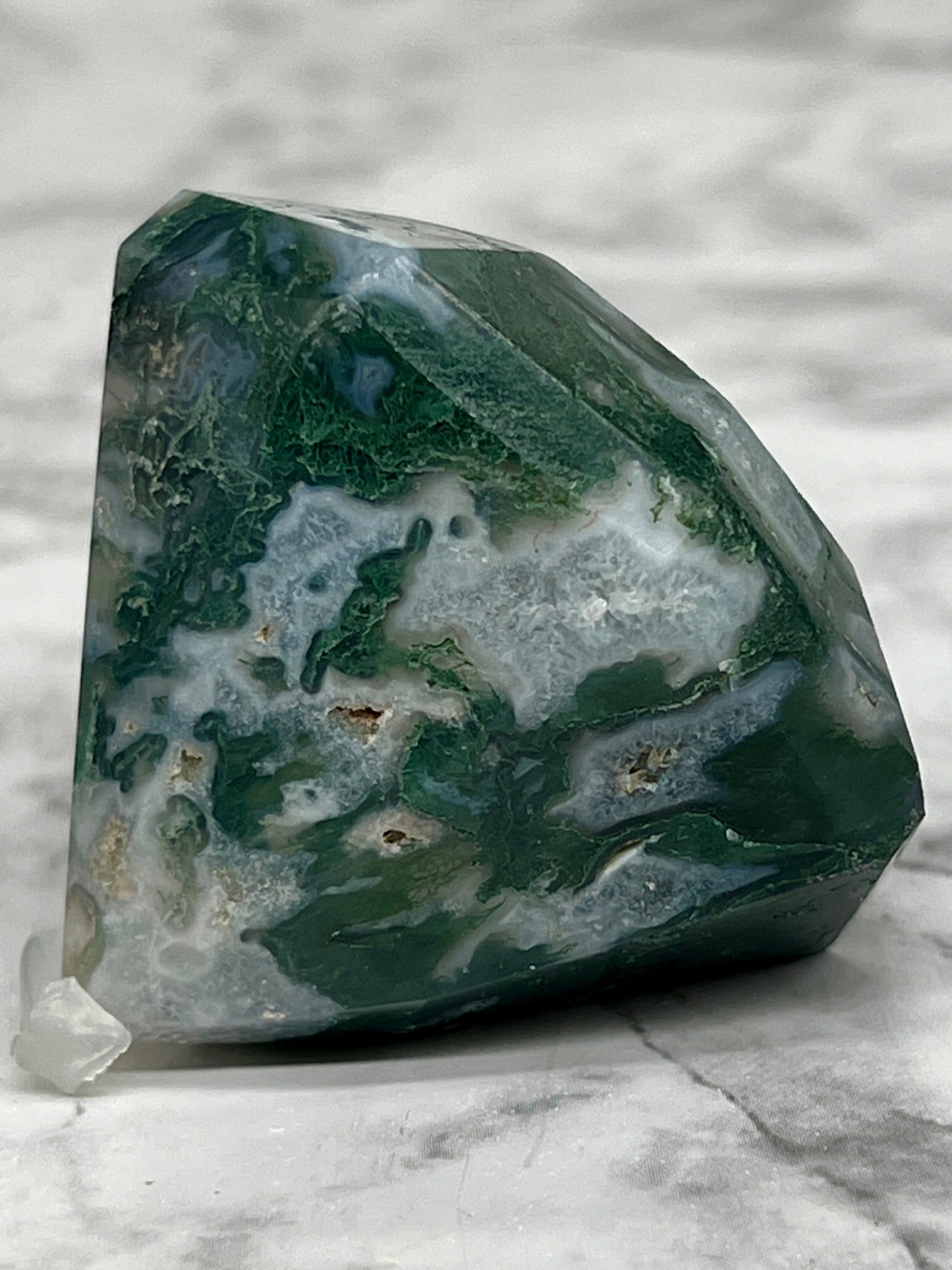 Moss Agate Diamond Carving