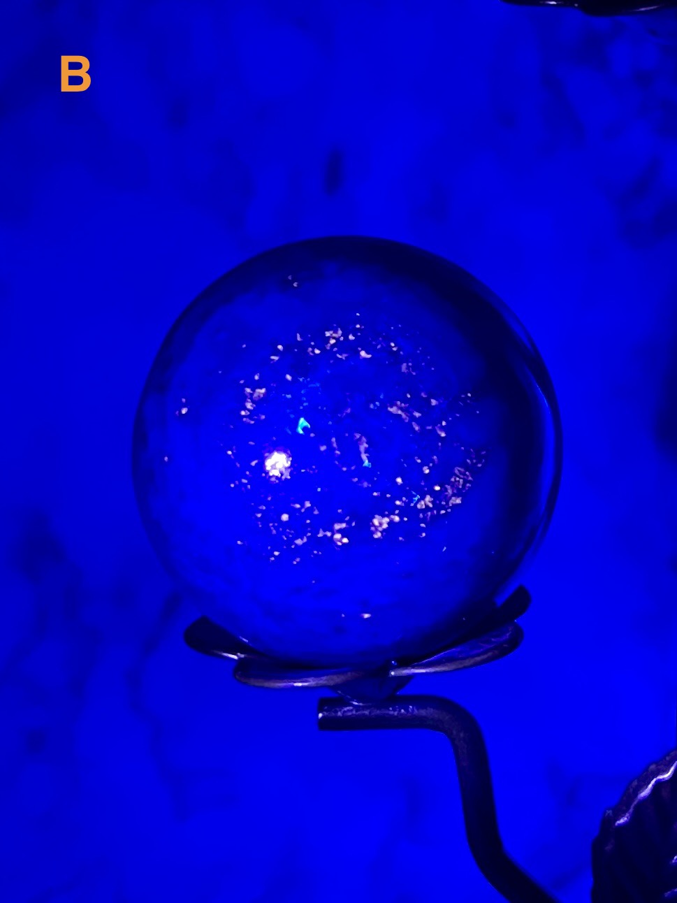 UV-Reactive Lapis Sphere