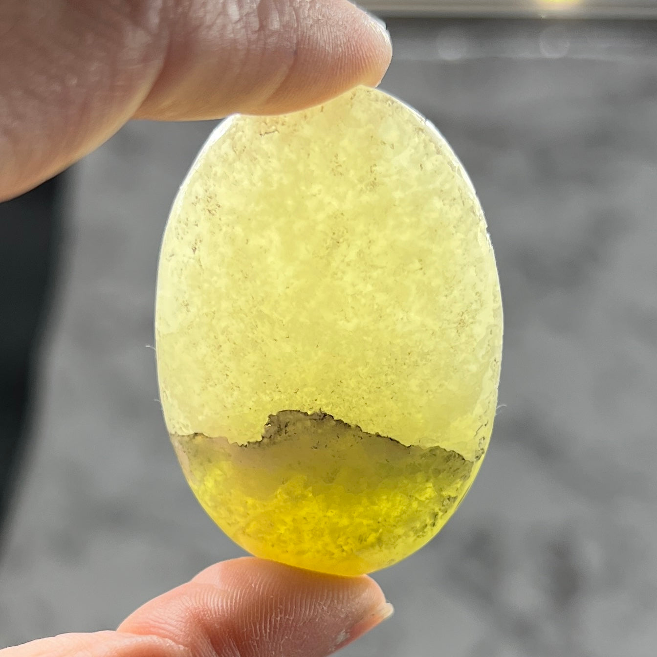 Brucite Palm Stone