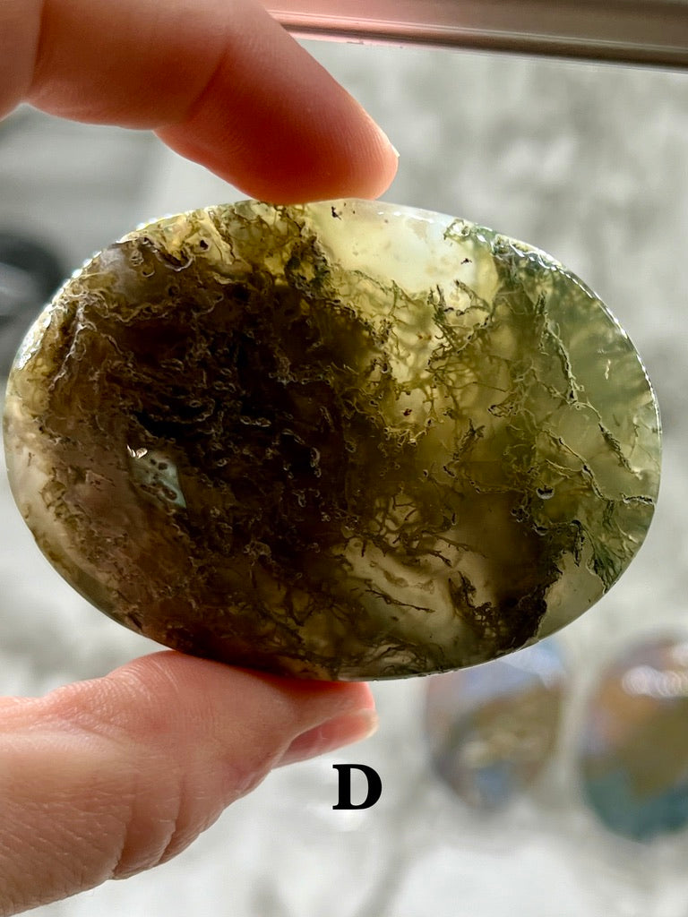 Moss Agate Palm Stone