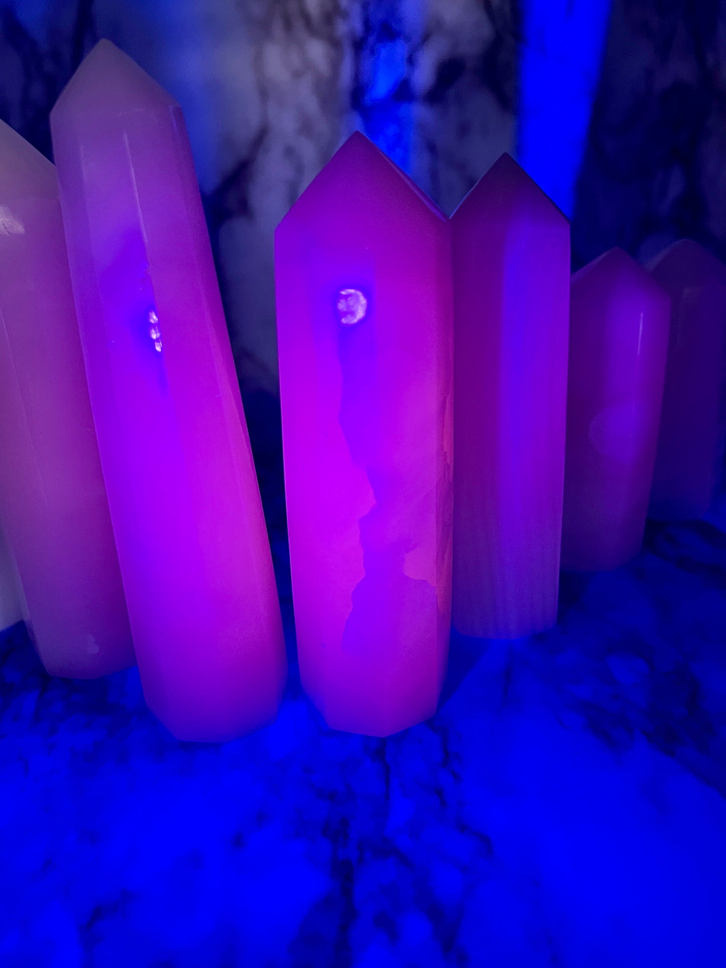 UV-Reactive Pink Mangano Point