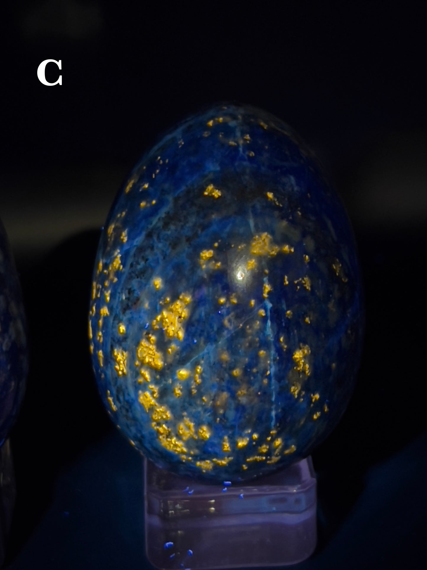 High Quality UV-Reactive Lapis Egg Carving