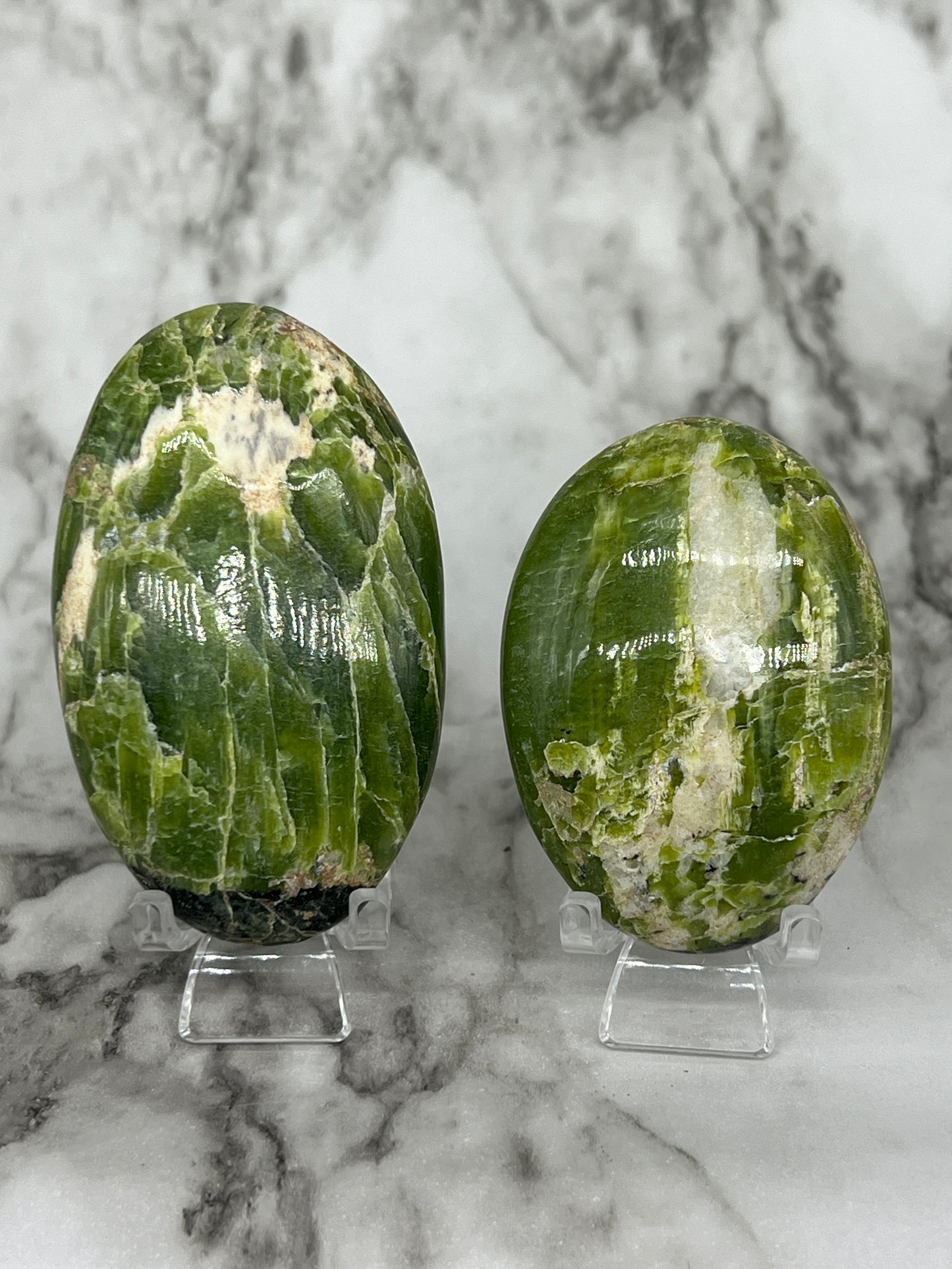 Tremolite Palm Stone