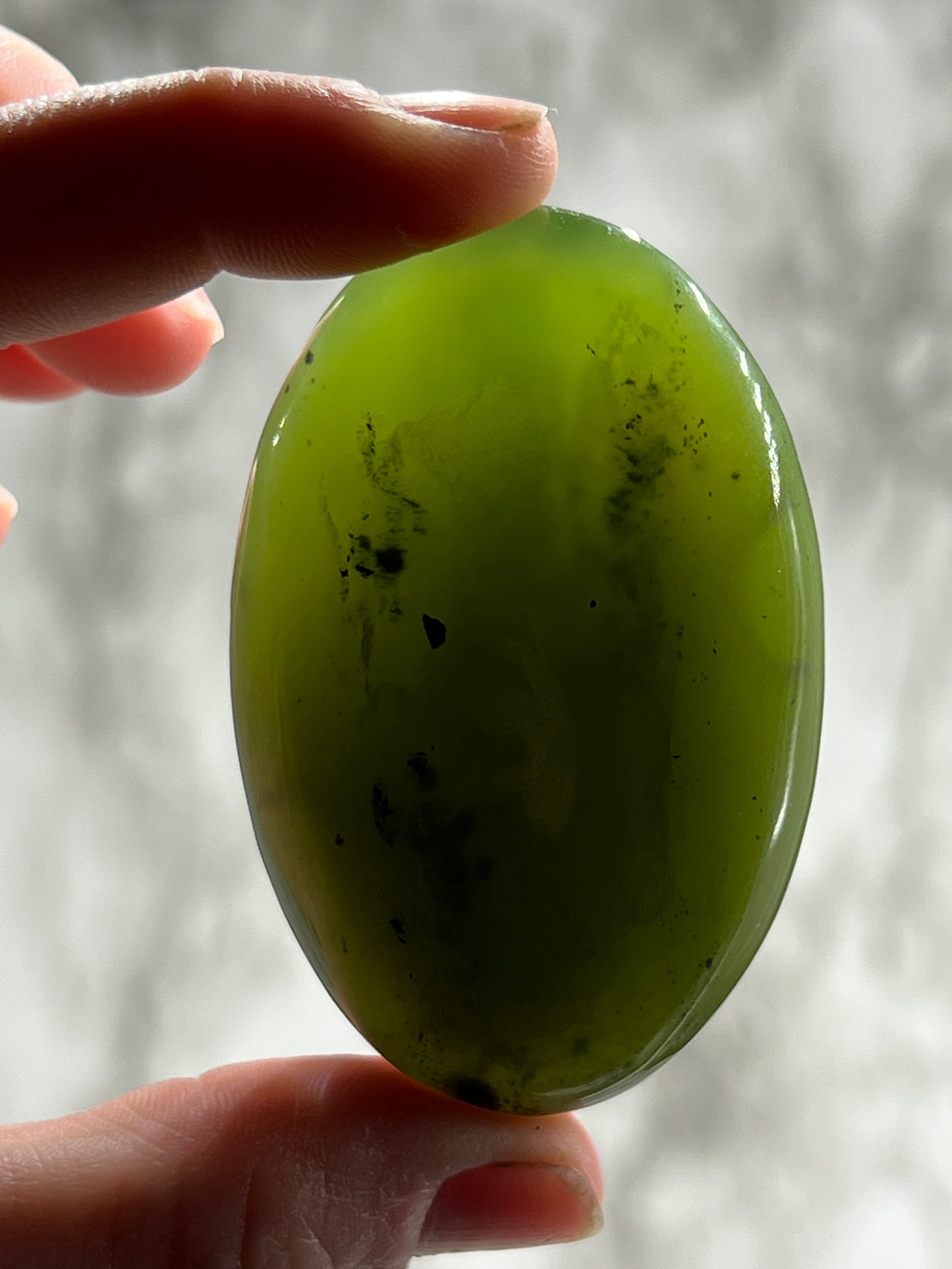 Transparent Serpentine Palm Stone