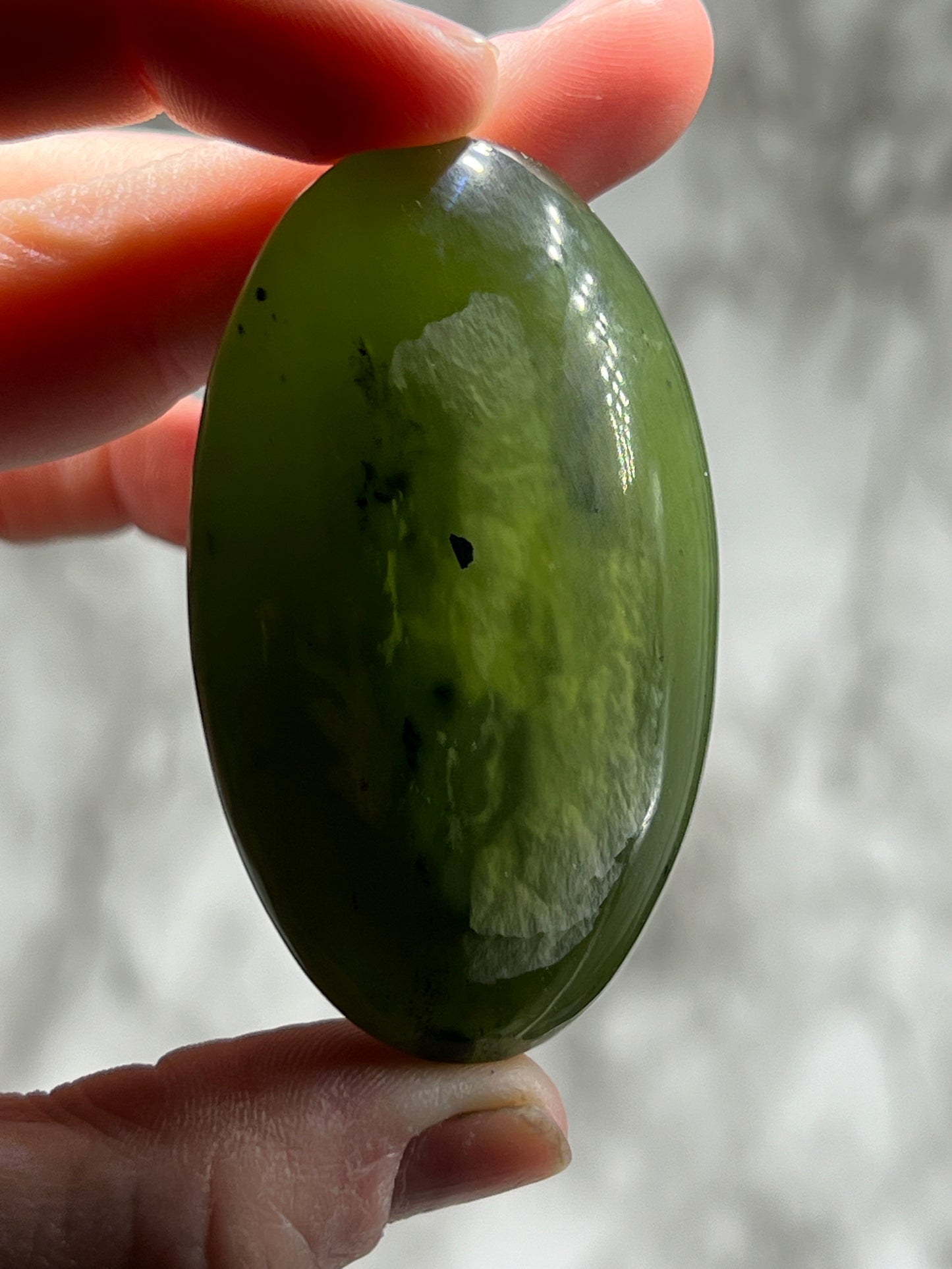 Transparent Serpentine Palm Stone